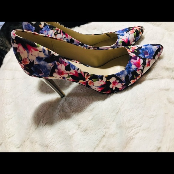 Floral heels - Picture 2 of 6